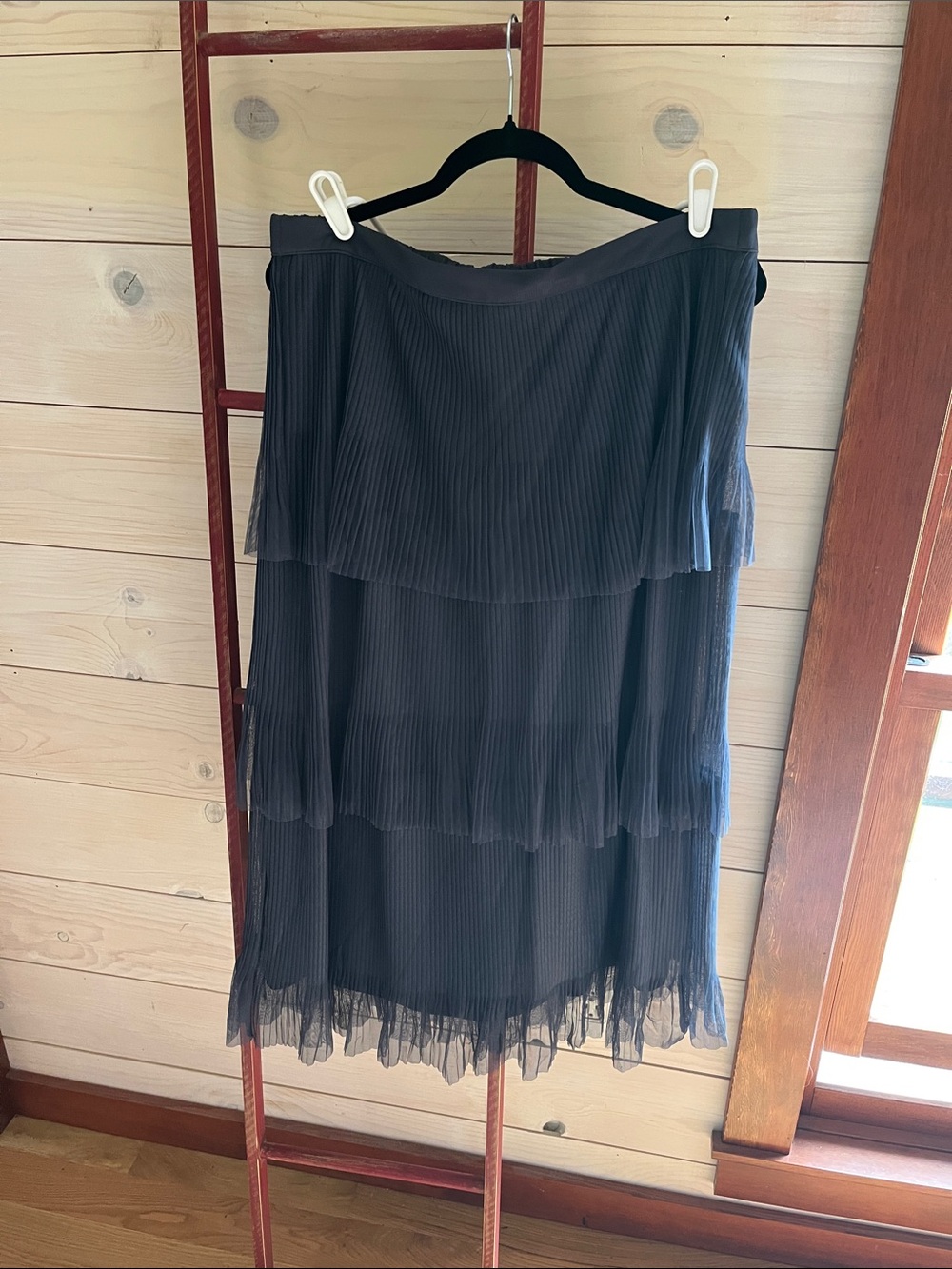 LC Lauren Conrad Black Tiered Pleated Midi Skirt